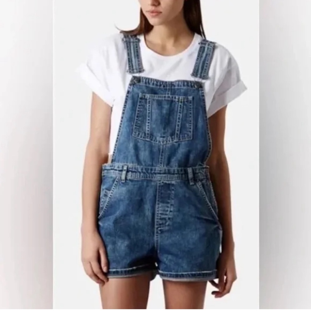 Topshop women overall denim shorts‎ size 6